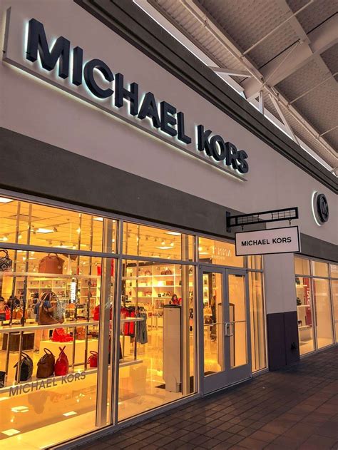 michael kors in outlet mall.